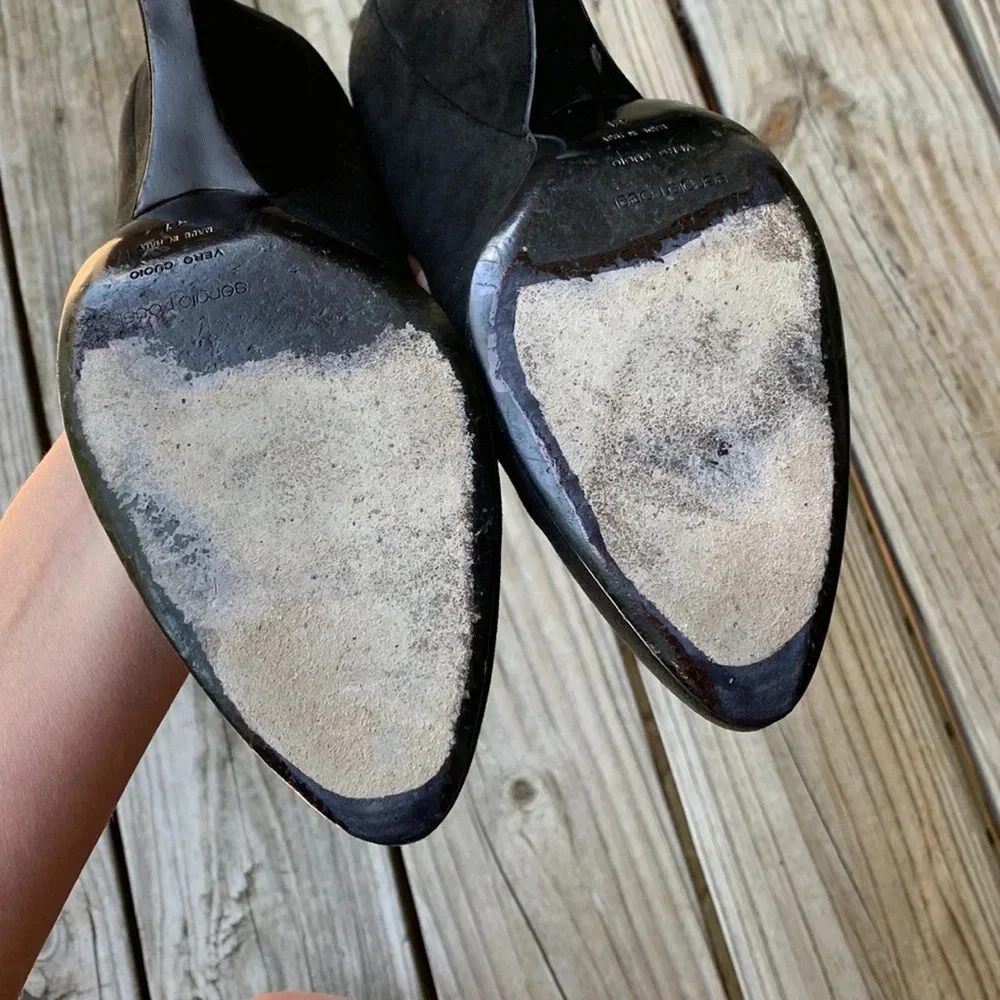Sergio Rossi size 41 black suede bow wedge heels made in Italy
